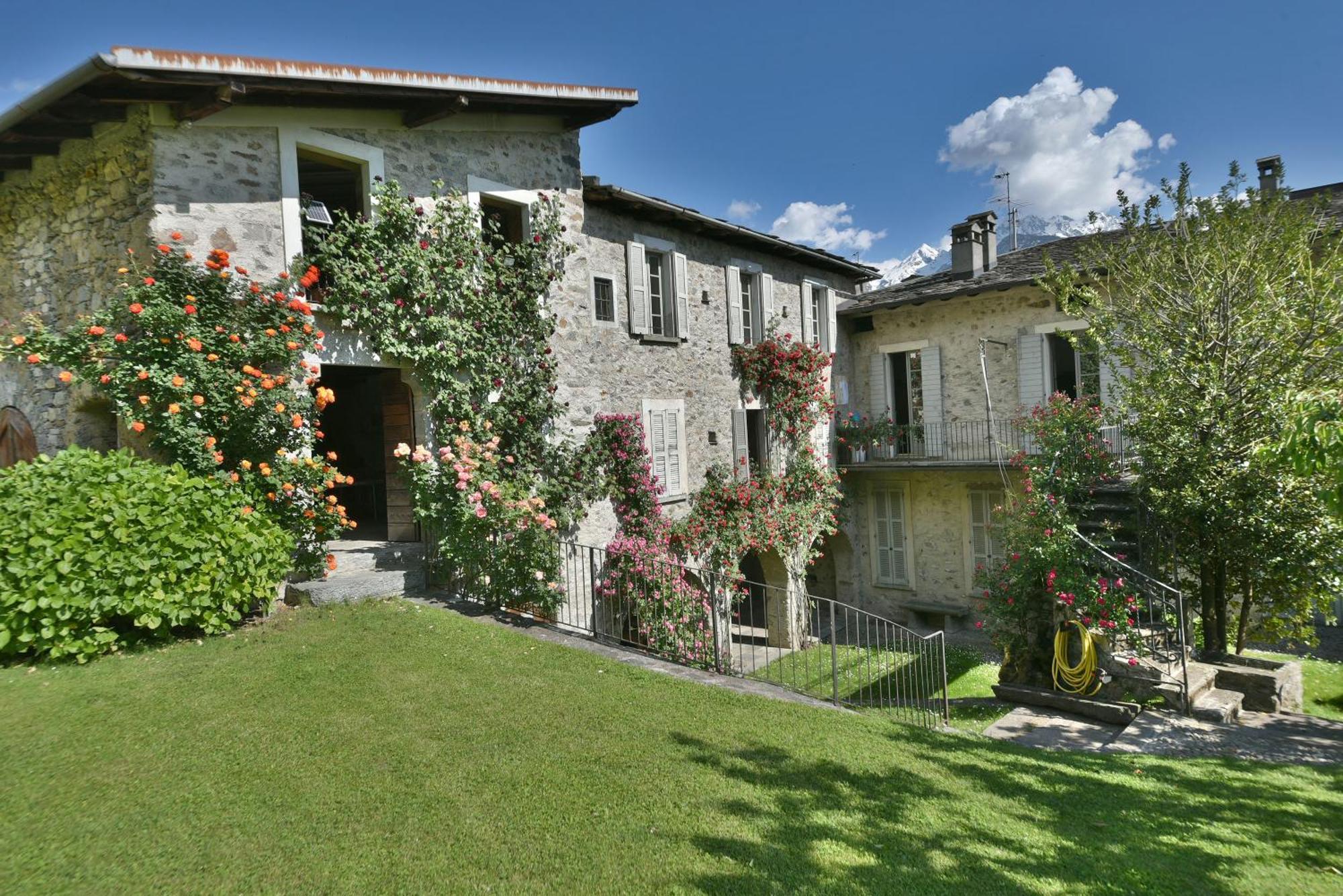Piano Nobile Al Roseto Del Drago Villa San Bernardo  Kültér fotó