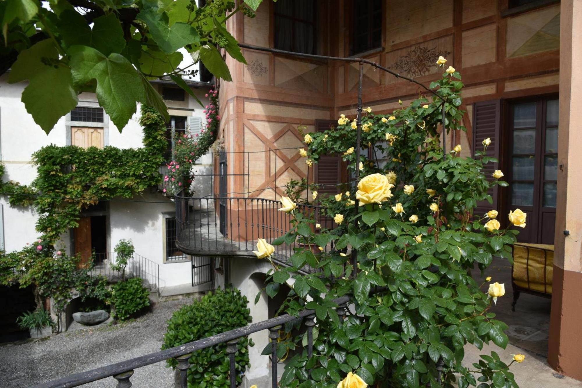 Piano Nobile Al Roseto Del Drago Villa San Bernardo  Kültér fotó