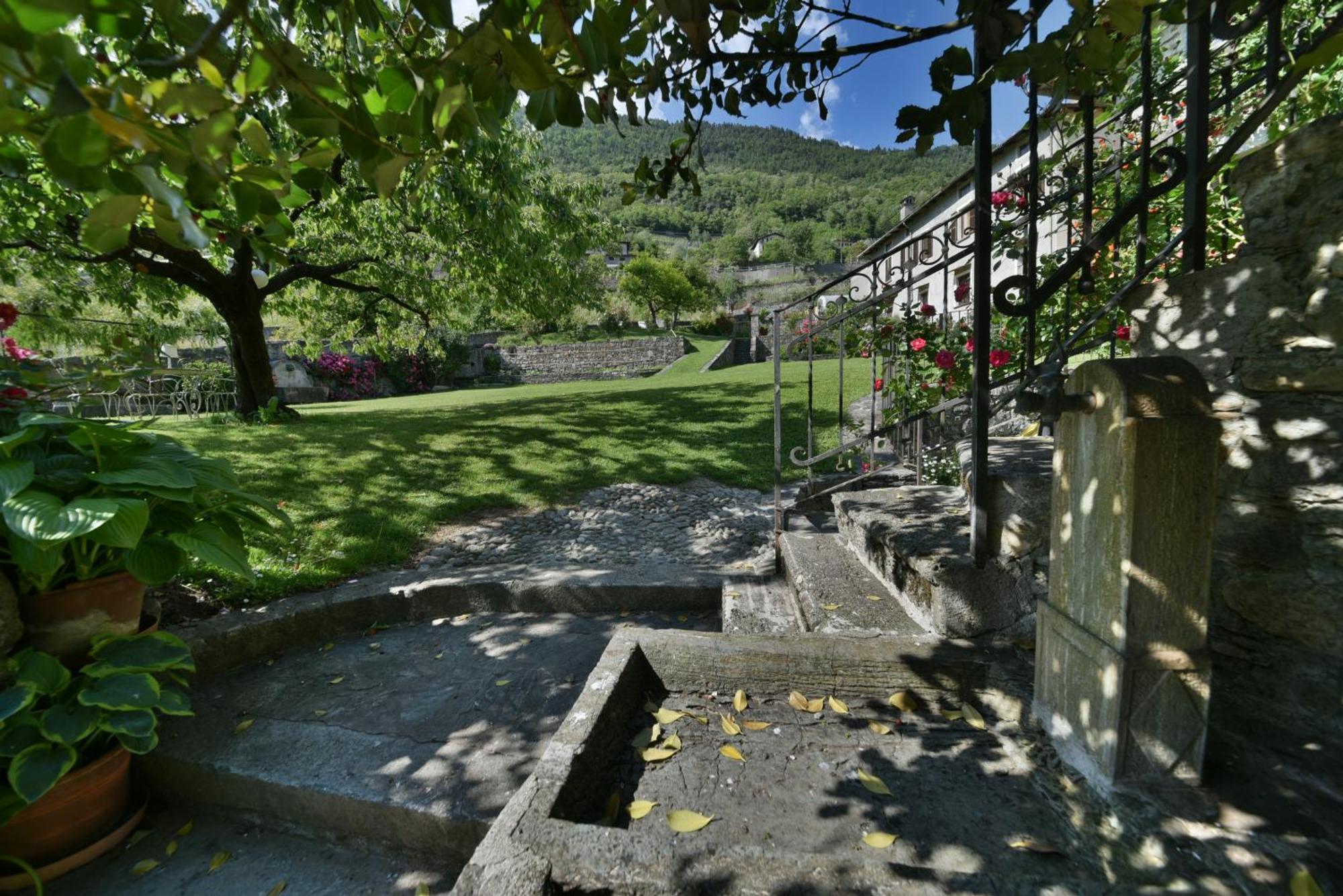 Piano Nobile Al Roseto Del Drago Villa San Bernardo  Kültér fotó