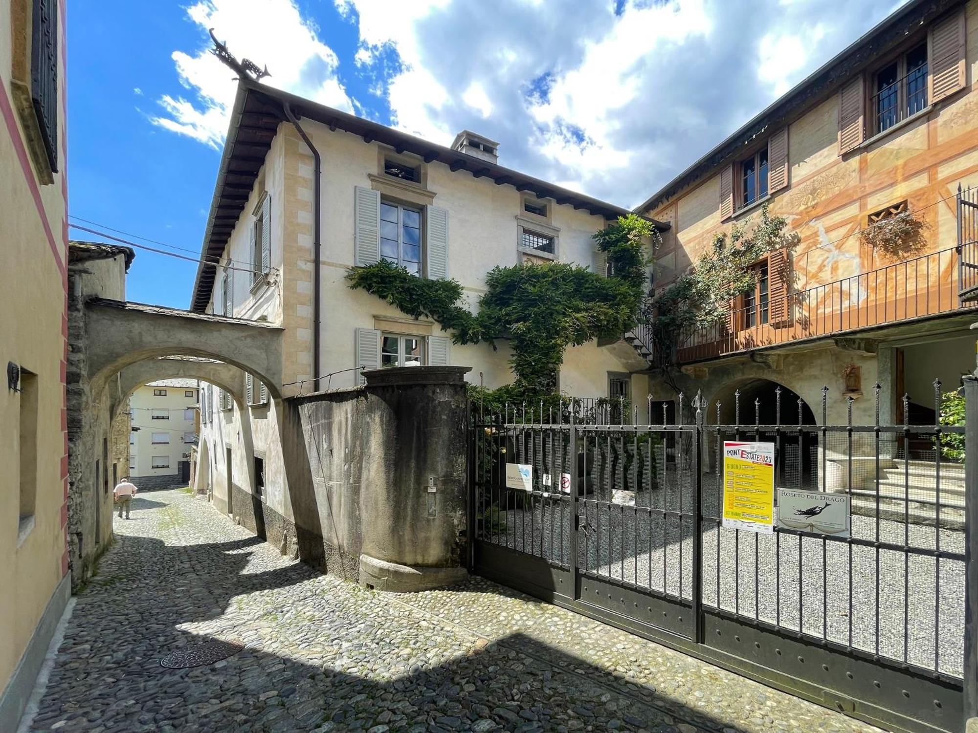 Piano Nobile Al Roseto Del Drago Villa San Bernardo  Kültér fotó